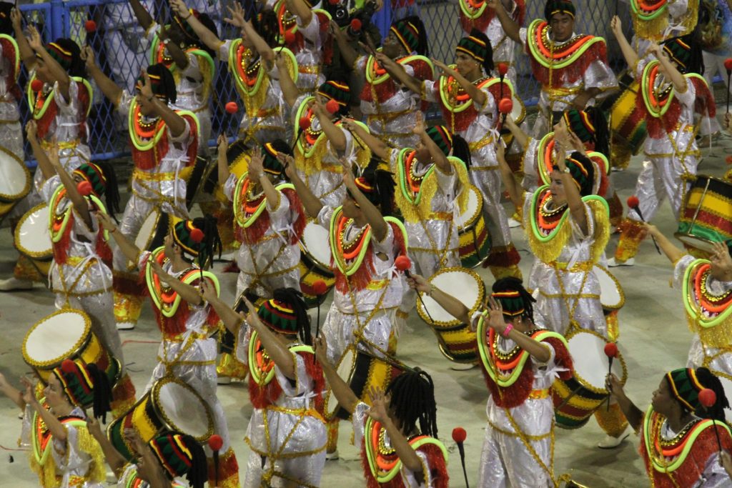 Complete Guide to Rio Carnival - Large group in matching carnival costumes