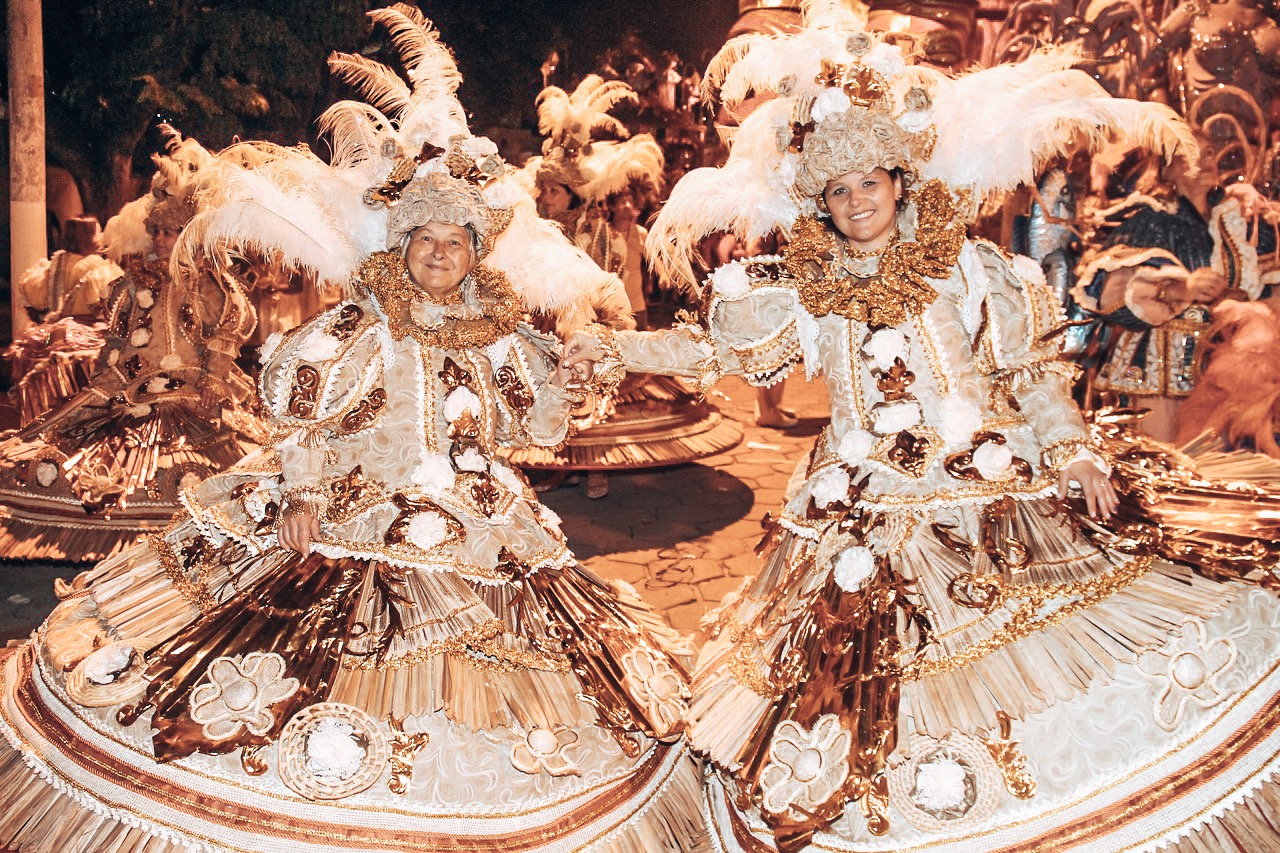 Rio Carnival Dress - A group dressed in Gold, Cream tones in large brimmed dresses and head dresses