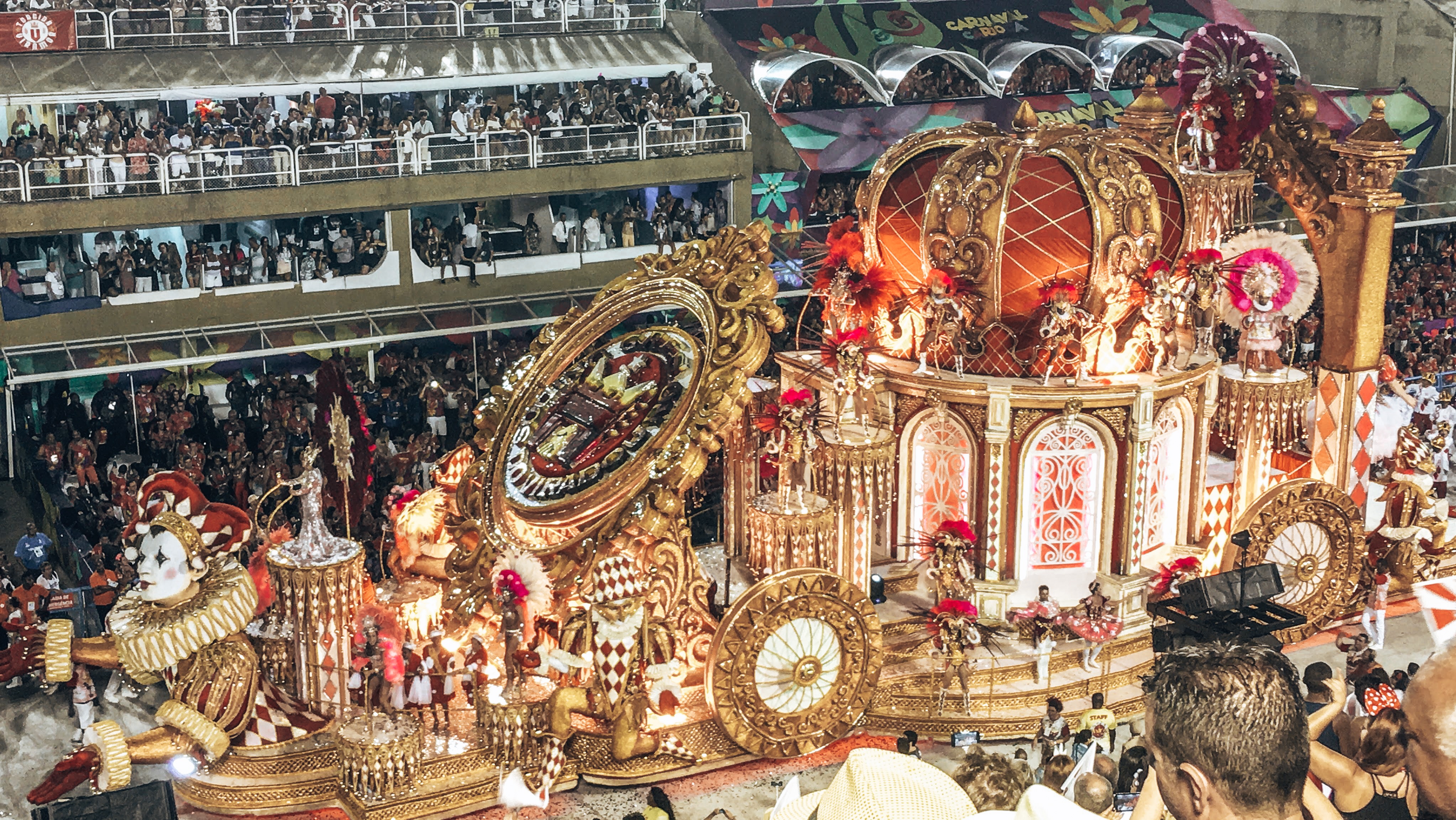 Sambadrome Rio Carnival - Gold lavish float with Queen of hearts head and crown design