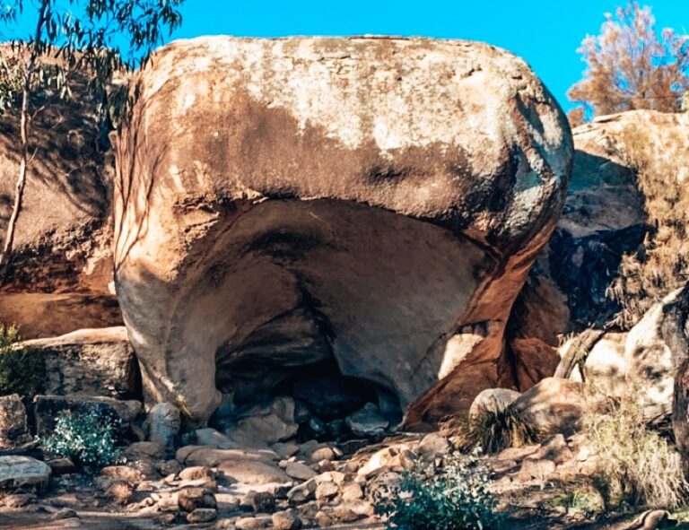 Hippo's yawn - Rock formation which looks like a hippo yawning