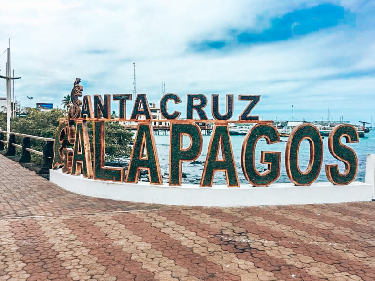 SantaCruz Galapagos welcome sign